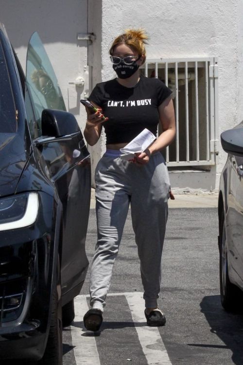 Ariel Winter in Black Crop Top at CVS in Studio City 2020/06/03 4