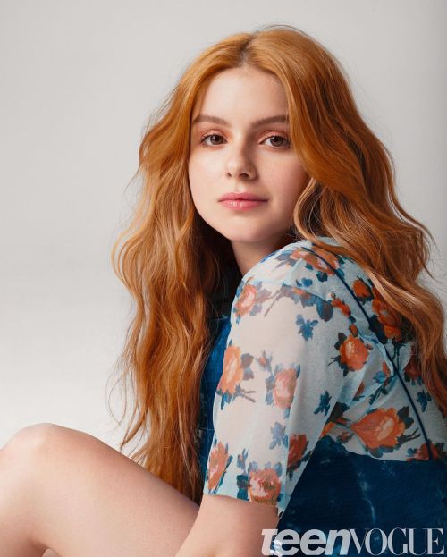 Ariel Winter Shared Teen Vogue Pictures in Instagram 2020/04/25 1