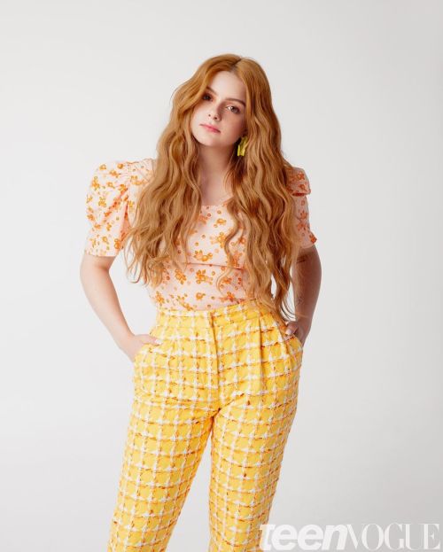 Ariel Winter Shared Teen Vogue Pictures in Instagram 2020/04/25 2