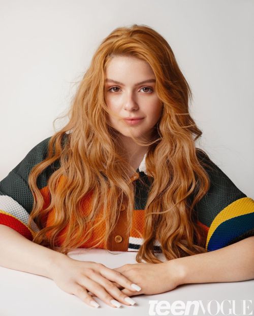 Ariel Winter Shared Teen Vogue Pictures in Instagram 2020/04/25 3