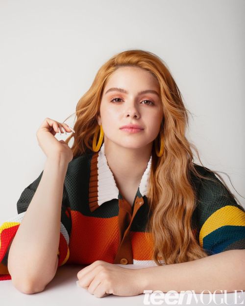 Ariel Winter Shared Teen Vogue Pictures in Instagram 2020/04/25