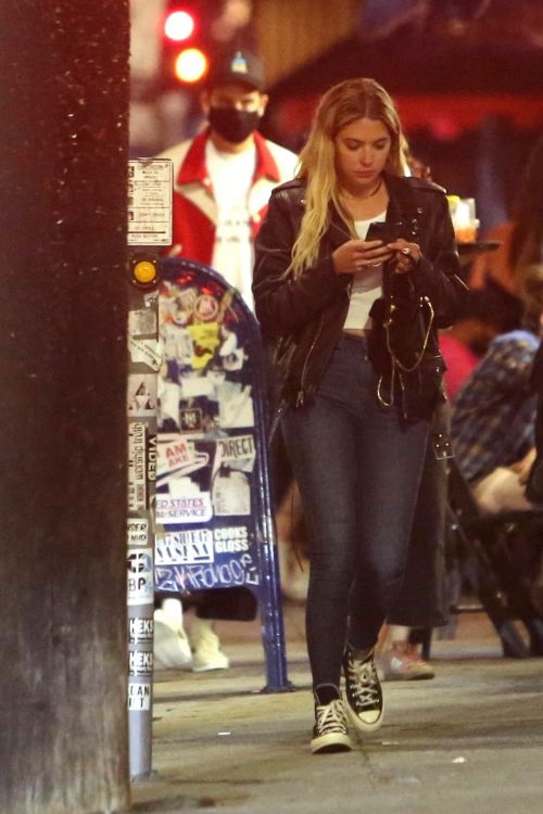 Ashley Benson and G-Eazy Out for Dinner in Los Feliz 2020/06/20 1
