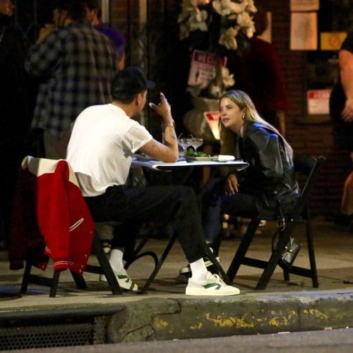 Ashley Benson and G-Eazy Out for Dinner in Los Feliz 2020/06/20 7