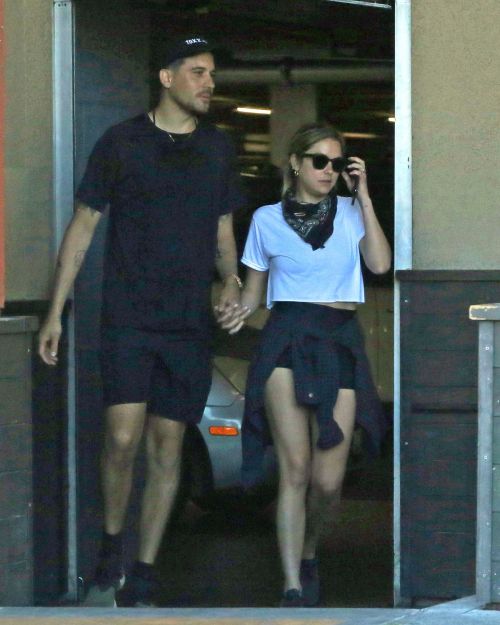 Ashley Benson and G-Eazy Out Shopping in Los Angeles 2020/06/13 5