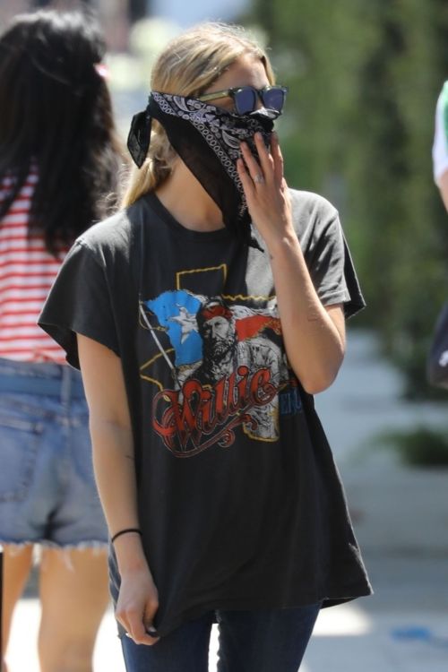 Ashley Benson Wearing Banda Mask Out in West Hollywood 2020/06/13 13