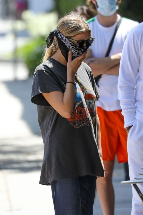 Ashley Benson Wearing Banda Mask Out in West Hollywood 2020/06/13 15