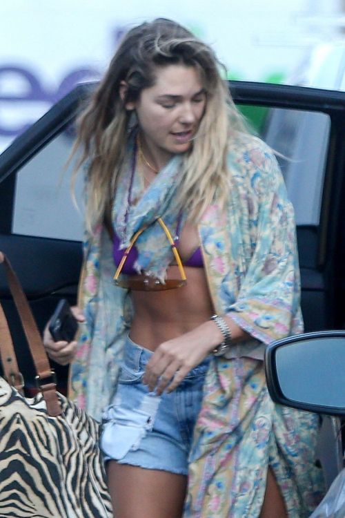 Ashley Hart in Denim Shorts Out in Los Angeles 2020/06/09 7