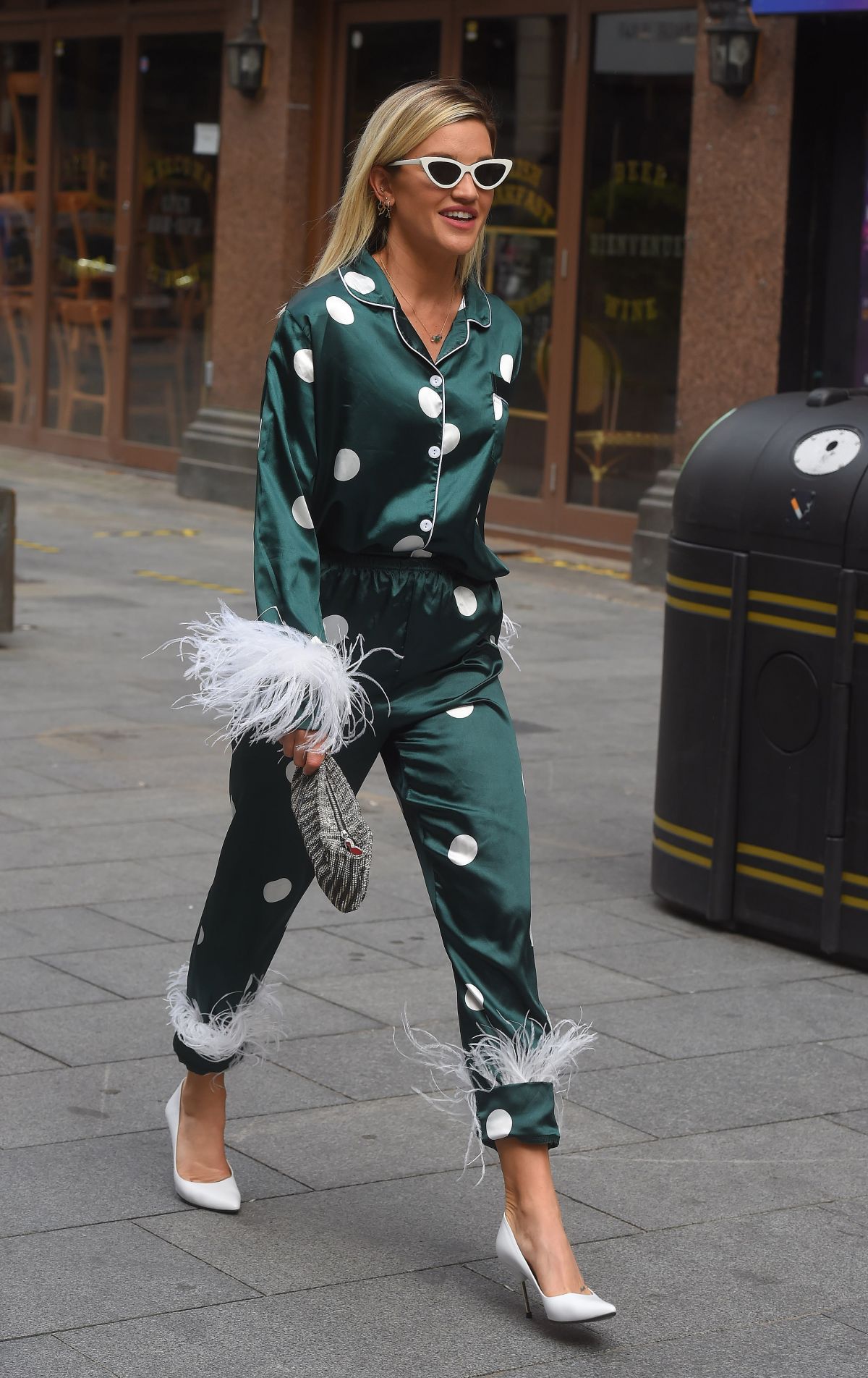 Ashley Roberts Arrives at Global Studios in London 2020/06/19