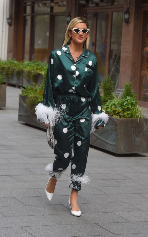 Ashley Roberts Arrives at Global Studios in London 2020/06/19 6
