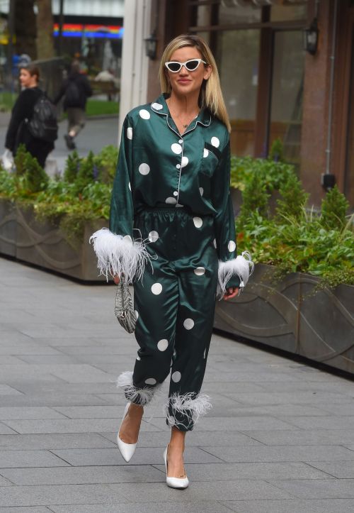 Ashley Roberts Arrives at Global Studios in London 2020/06/19 7