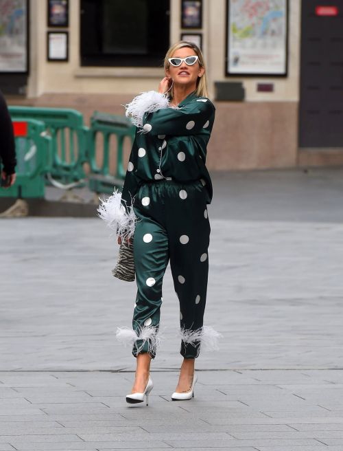 Ashley Roberts Arrives at Global Studios in London 2020/06/19 12