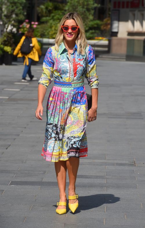 Ashley Roberts Leaves Global Radio in London 2020/06/09 6