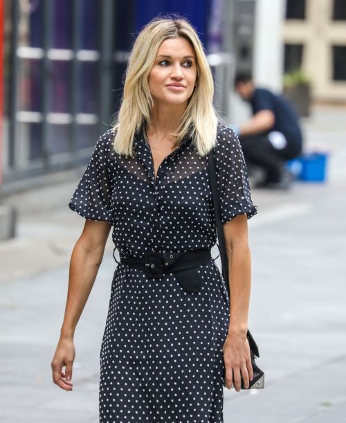 Ashley Roberts Leaves Global Radio in London 2020/06/11 6