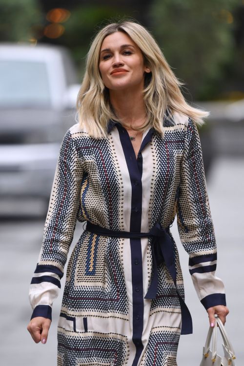 Ashley Roberts Leaves Global Studios in London 2020/06/03 1