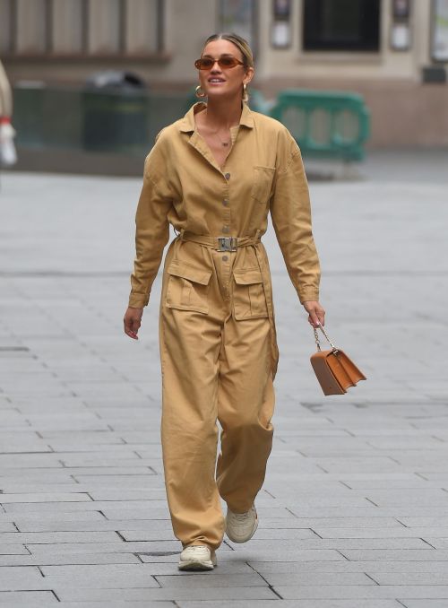 Ashley Roberts Leaves Global Studios in London 2020/06/10 3