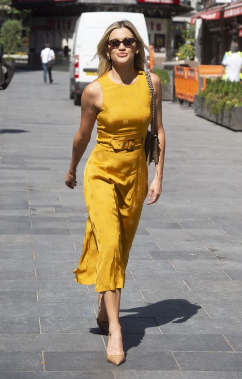 Ashley Roberts wearing Mustard Color Dress at Global Radio in London 2020/06/02 4