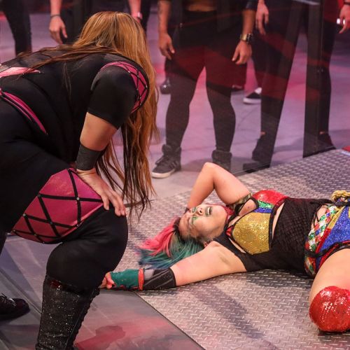 Asuka vs. Charlotte Flair - Champion vs. Champion Match: Raw 2020/06/01 2