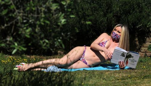 Caprice Bourret in Bikini and Matching Mask at a Park in London 2020/05/31. 7