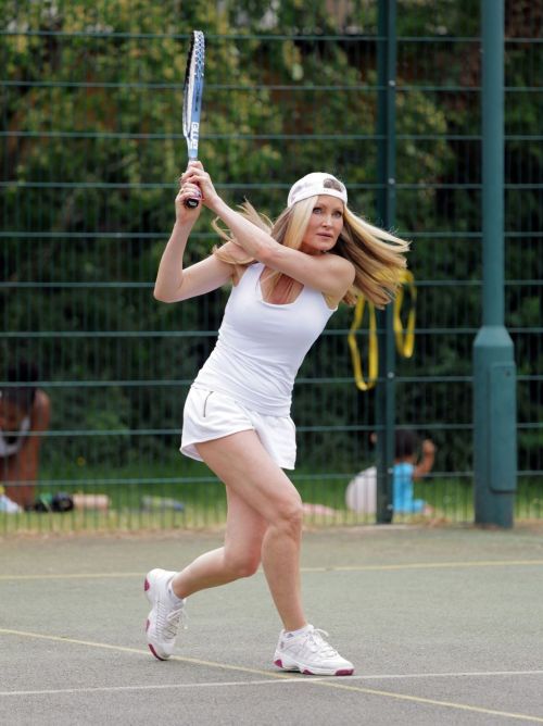 Caprice Bourret Playing Tennis in London 2020/06/05 1