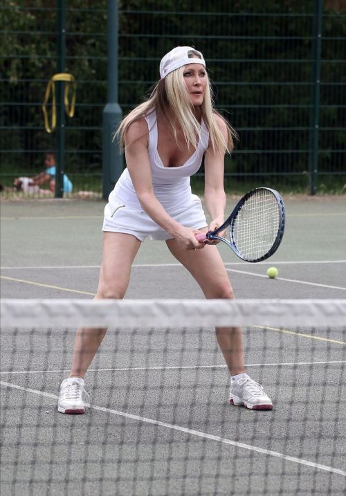 Caprice Bourret Playing Tennis in London 2020/06/05 9