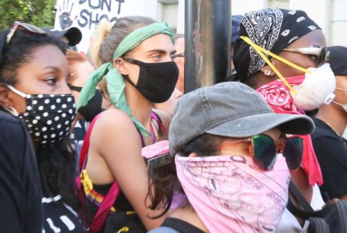 Cara Delevingne and Kaia Gerber at Black Lives Matter Protest in Los Angeles 2020/06/03 6