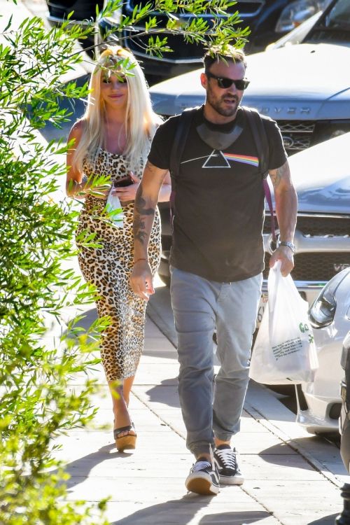 Courtney Stodden and Brian Austin Green Out for Lunch in Los Angeles 2020/06/13 4