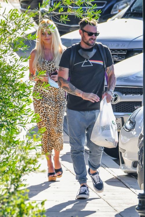 Courtney Stodden and Brian Austin Green Out for Lunch in Los Angeles 2020/06/13 8