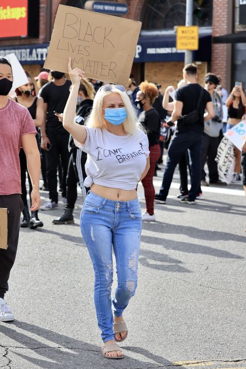 Courtney Stodden at a Black Lives Matter Protest in Los Angeles 2020/06/01 2