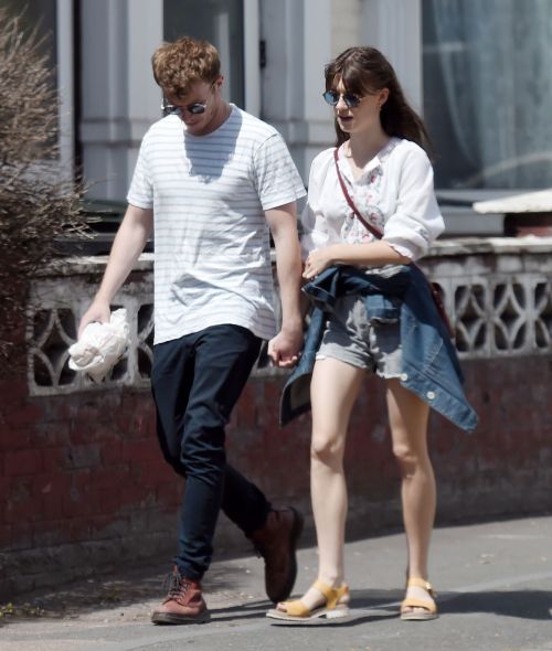 Daisy Edgar-Jones and Tom Varey Out in London 2020/06/14 1