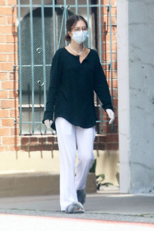 Delilah Belle Hamlin Wearing a Mask Out in Beverly Hills 2020/06/01 2