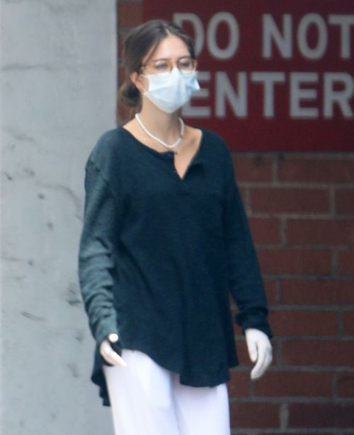 Delilah Belle Hamlin Wearing a Mask Out in Beverly Hills 2020/06/01 6