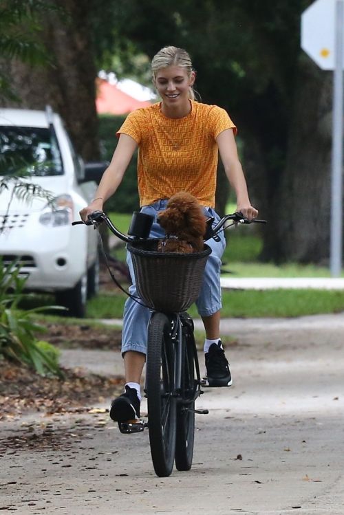 Devon Windsor Out Riding a Bike with Her Dog in Miami 2020/06/06 8