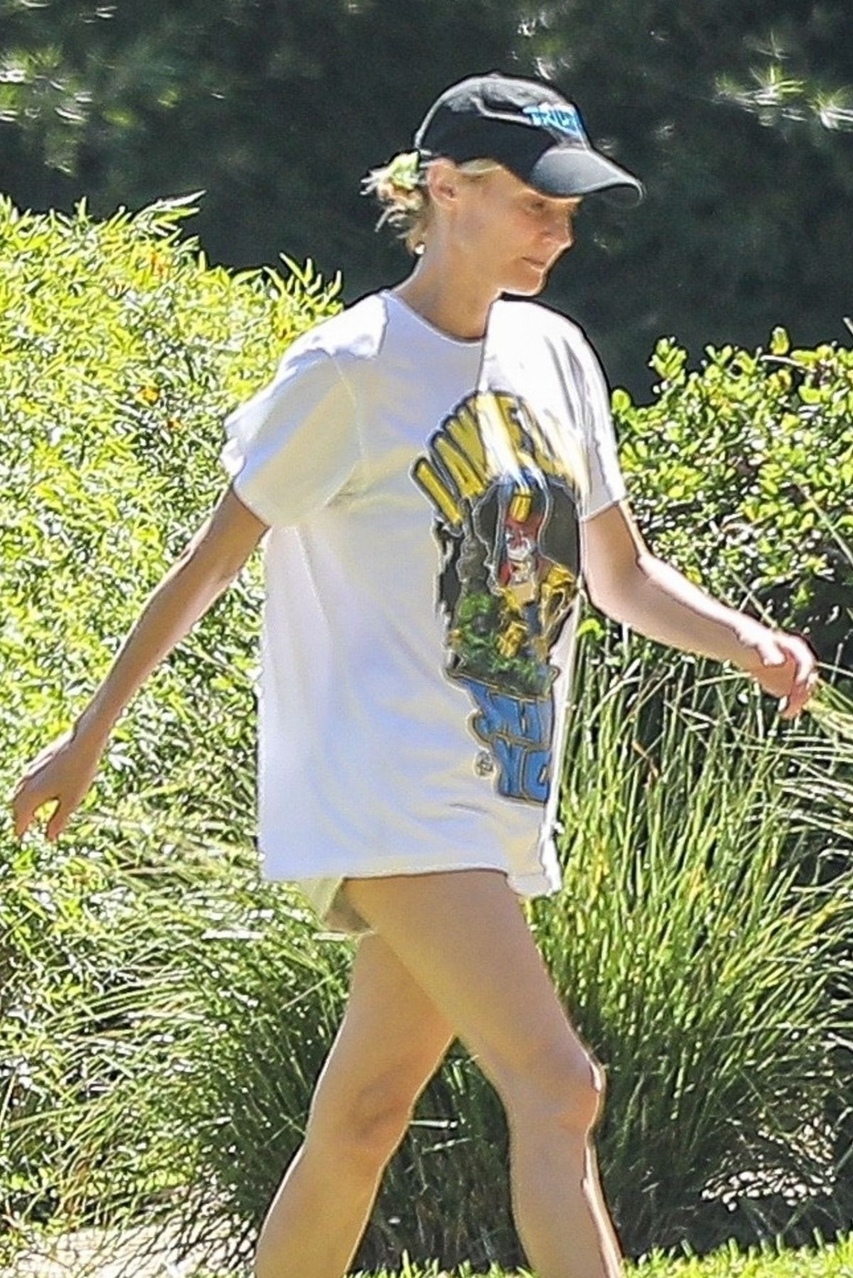 Diane Kruger at a Park in Beverly Hills 2020/06/14