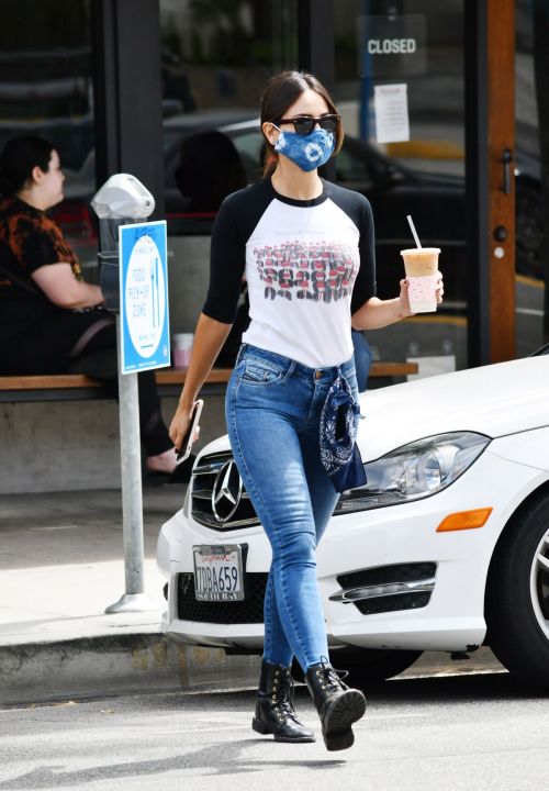 Eiza Gonzalez Out for Coffee in Los Angeles 2020/06/06 8