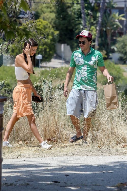 Elisha Herbert Out Hiking in Los Angeles 2020/06/04 3