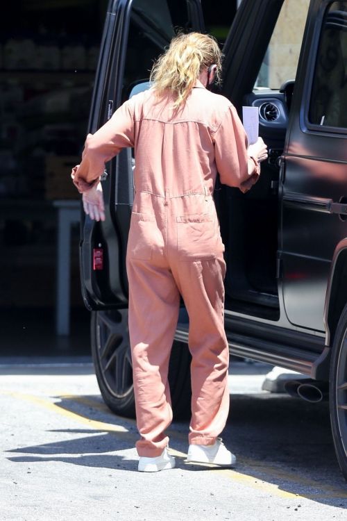 Ellen Pompeo Out and About in Los Feliz 2020/06/07 11