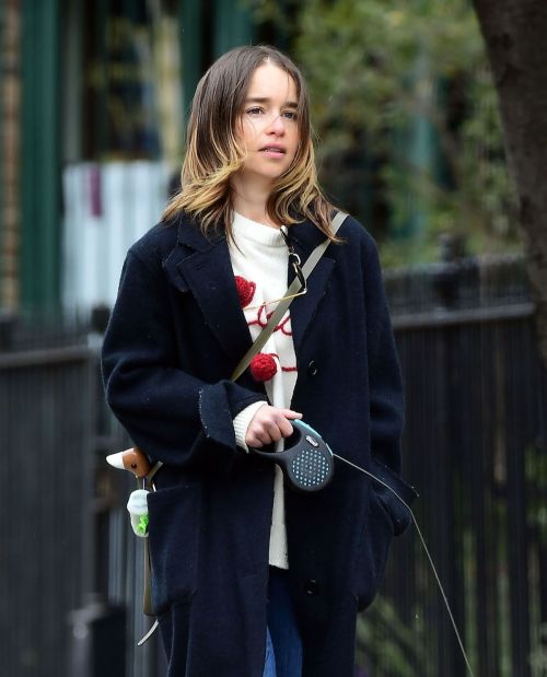 Emilia Clarke Out with Her Dog in London 2020/06/06 9