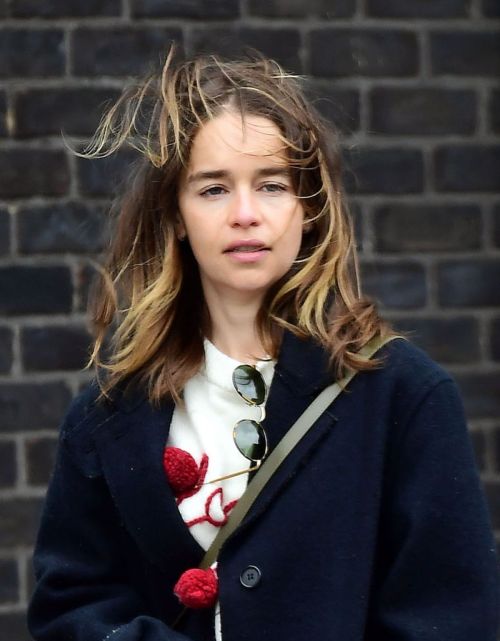 Emilia Clarke Out with Her Dog in London 2020/06/06 2