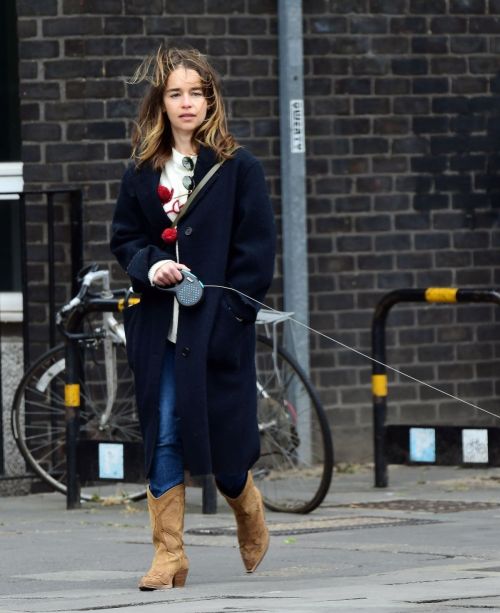 Emilia Clarke Out with Her Dog in London 2020/06/06 3