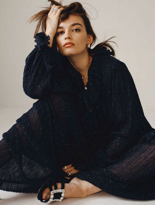 Emma Mackey for L