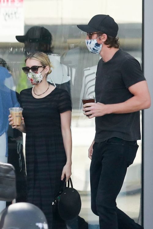 Emma Roberts and Garrett Hedlund at Larchmont Village in Los Angeles 2020/06/06 1