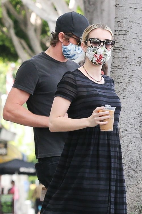 Emma Roberts and Garrett Hedlund at Larchmont Village in Los Angeles 2020/06/06 4
