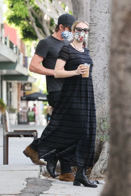 Emma Roberts and Garrett Hedlund at Larchmont Village in Los Angeles 2020/06/06 7