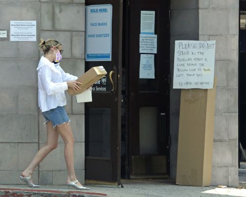 Emma Roberts in Denim Shorts Out in Los Angeles 2020/06/12 8
