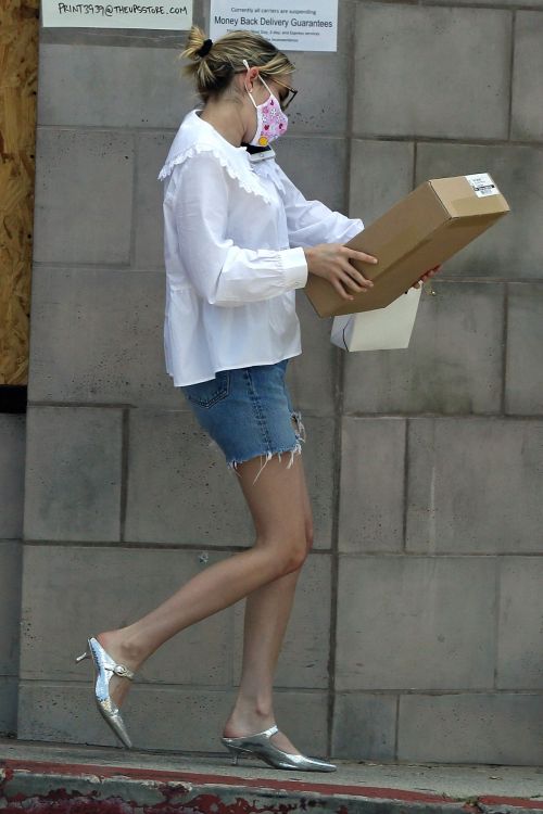 Emma Roberts in Denim Shorts Out in Los Angeles 2020/06/12 6