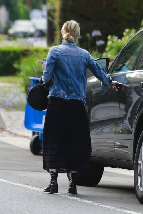 Emma Roberts Out and About in Beverly Hills 06/06/2020 4