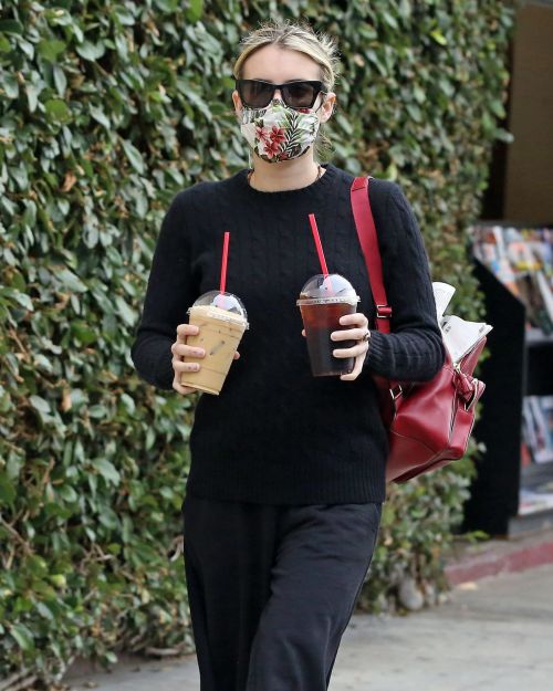 Emma Roberts Out for Coffee in Los Angeles 2020/06/05 1