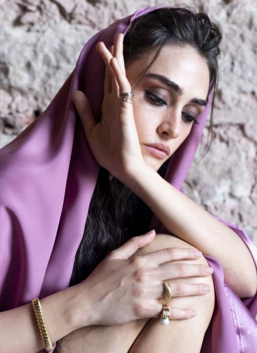 Esra Bilgic in Hello! Magazine, Pakistan Digital Issue June 2020 11