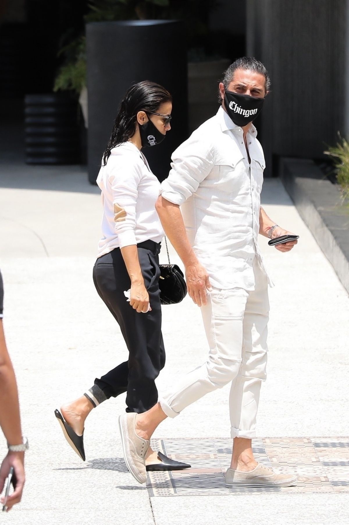 Eva Longoria at Westfield Mall in Century City 2020/06/17