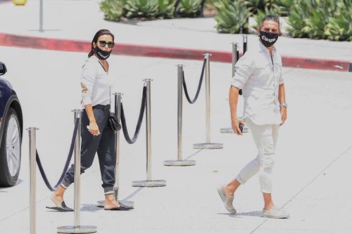Eva Longoria at Westfield Mall in Century City 2020/06/17 6